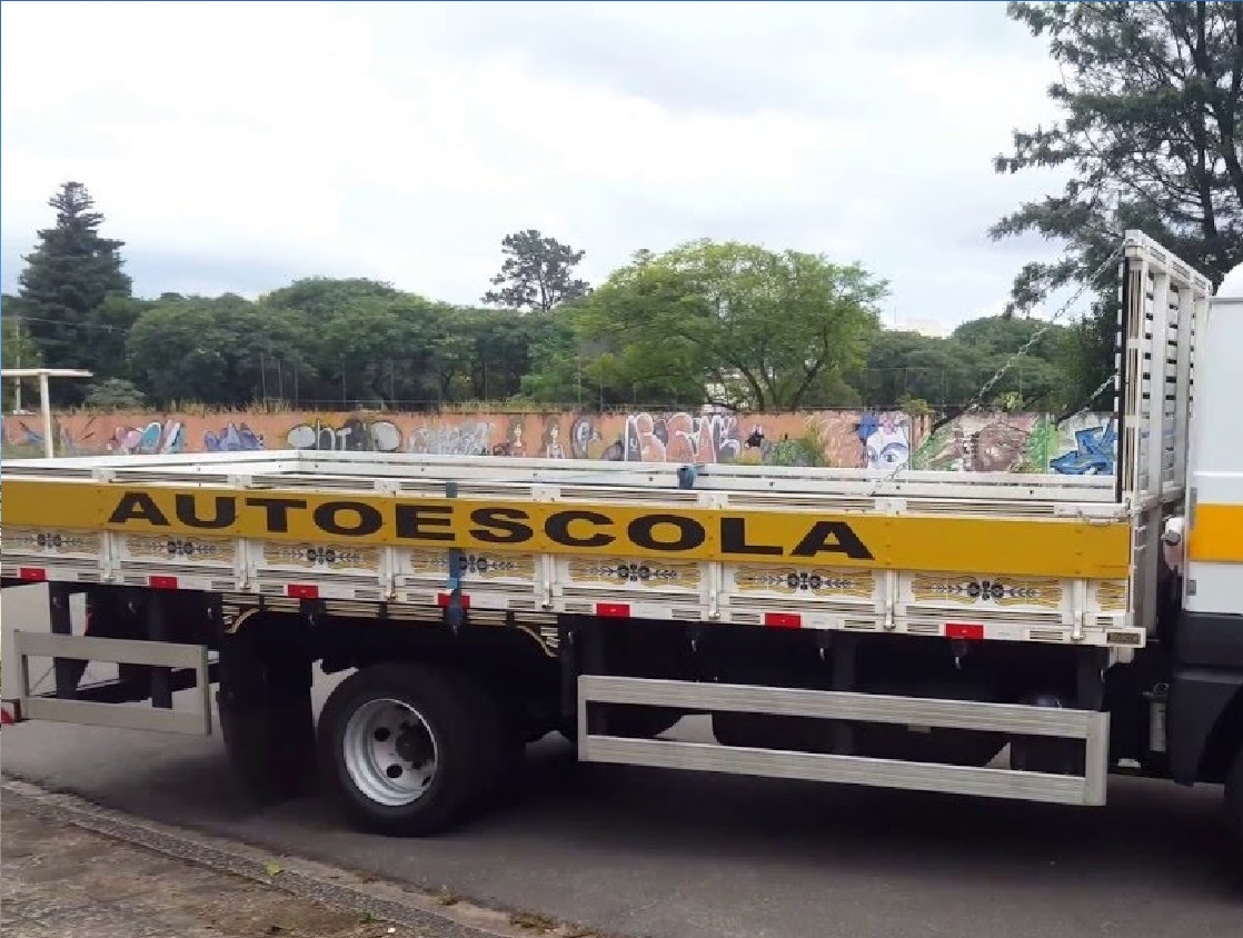 O que é carteira de habilitação categoria E?